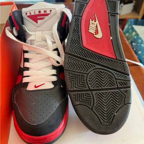 Nike Air Precision II in Red and Black - Picture 4 of 6